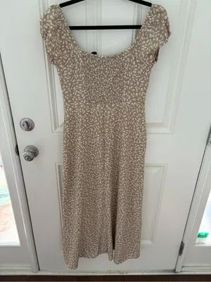 Petal & Pup Leire Floral Maxi Dress Size Medium thumbnail 4