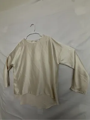 Endless Rose Women’s Cream Satin Blouse Size M NWT (A837) thumbnail 2