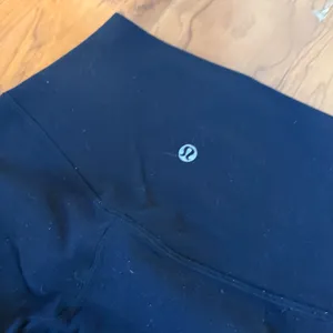 LULULEMON Align Black Leggings size 6 thumbnail 3