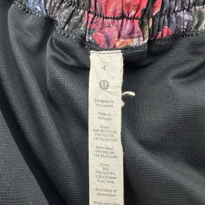 Lululemon Hotty Hot Low Rise Shorts 4" Veiled Floral Black Athletic‎ Running W 4 thumbnail 6