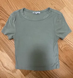 Zara Sage Green Short Sleeve Crop Top thumbnail 1