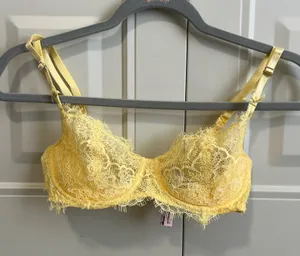 Victoria's Secret Lace Bra Push-Up thumbnail 1