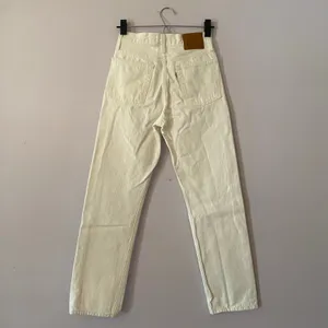 Levi's Wedgie Straight White Jeans Button Fly Preppy Cotton Minimalist size 24 thumbnail 5