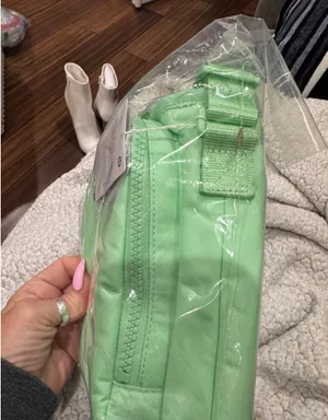 Lululemon Lime / Rainforest Green Crossbody Water Bottle with Front Pocket thumbnail 6