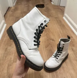 Dr. Martens | White Leather 1460 Smooth Classic Lace Up Combat Boot Shoes, EU 38 thumbnail 1