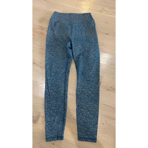 Buff Bunny Rosa pocket legging "Bossy" print Nile blue size medium thumbnail 3