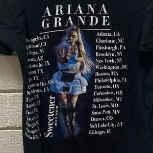 Ariana Grande Sweetener tour t-shirt size S thumbnail 5