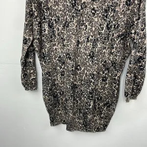 Aritzia Wilfred Balzac Leopard print light sweater size Medium thumbnail 7