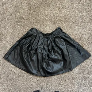 Frenchy High Waist PU Pleated Skirt Pu Leather Latex Mini Skirt High Rise A-line thumbnail 3