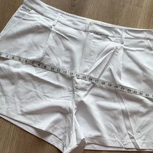 High-Rise White Trouser‎ Shorts - 20W thumbnail 4