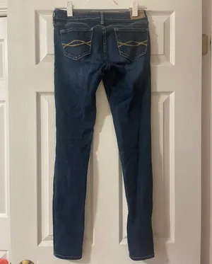 Low Rise Jeans thumbnail 2