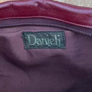 Vtg retro daneili Burgundy leather crossbody bag with gold hardware thumbnail 6