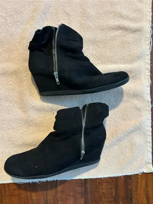 AEROSOLES Black Suede Wedge Ankle Boots thumbnail 2