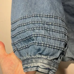 American Eagle Outfitters- Chambray Denim Full Button Down Shirt- Size XS thumbnail 5
