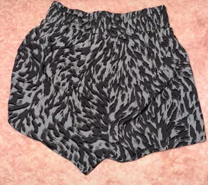 Girls small nike animal print shorts thumbnail 3