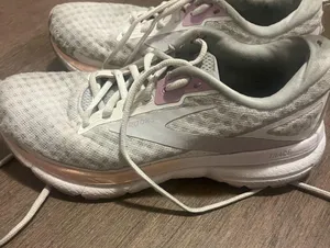 Brooks Women's White and Light Pink Athletic Shoes thumbnail 5