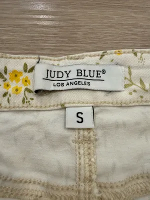 Judy Blue Mid Rise Floral Print Denim Shorts thumbnail 4