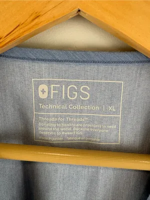Figs Scrubs Catarina Size XL One Pocket VNeck Scrub Top Blue 1002618 PO 7715 thumbnail 4