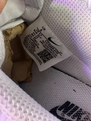 Nike White Mesh Low-Top Sneakers with Black Logo thumbnail 9