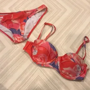 Insight Red Floral Bikini with Adjustable Straps Size 6 Top, Size 8 Bottom. thumbnail 1