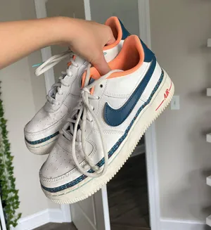 Nike 2019 Air Force 1 Low GS 'Swoosh Chain' thumbnail 4