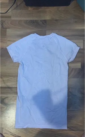 Lululemon shirt thumbnail 3