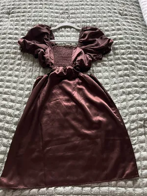 Brown dress with a V-neckline and ruffle sleeves. Size: S #h&m #party #satin thumbnail 3