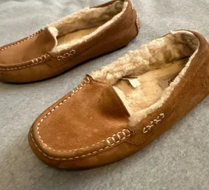 Ugg Ansley slippers in chestnut size 8 thumbnail 1