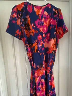 Pretty Garden Short Sleeve V-Neck Wrap MIDI Dress Ruffles Women’s Sz Medium NWOT thumbnail 1