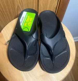 OOFOS Black Women's Sandals Size 7 thumbnail 1