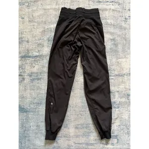 Lululemon Black Dance Studio Mid Rise Jogger Size 2 thumbnail 2
