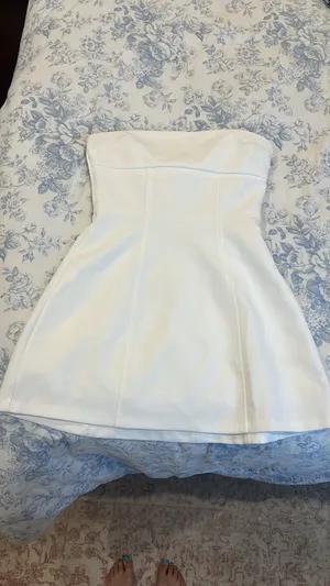 Mini white boutique dress thumbnail 2