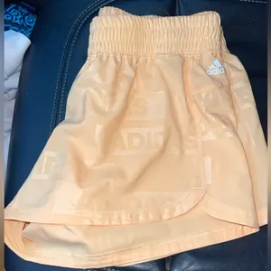Adidas shorts thumbnail 1