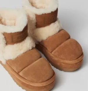 UGG Classic Chillapeak Platform Boots thumbnail 1