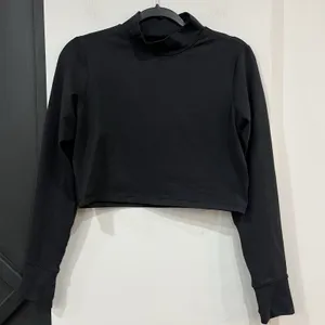 Offline By Aerie Mock Neck Longsleeve Crop Top Athletic Size Medium Thumb Holes thumbnail 1