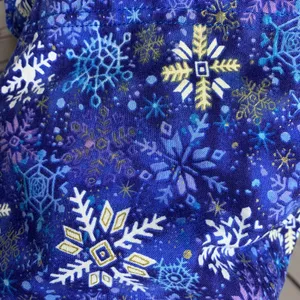 Scrubstar Blue Winter Snowflakes Medical Scrubs Set Size Medium Scrub Top & Pants thumbnail 6