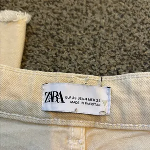 Zara Cream Straight Leg Jeans thumbnail 3