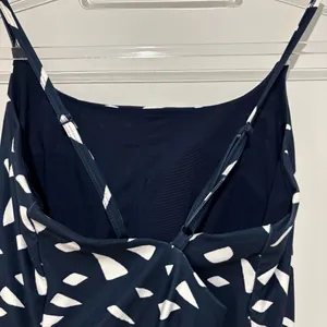 Sweaty Betty All‎ Round Workout Geometric Dress Navy and White size medium thumbnail 9