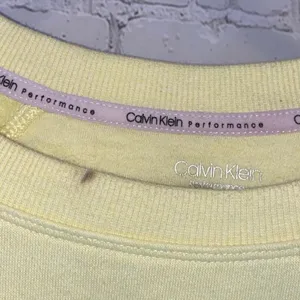 Calvin‎ Klein Performance Sweatshirt XL Distressed Yellow Athleisure Crewneck thumbnail 6