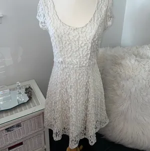 Kimchi Blue Cream Lace Skater Dress thumbnail 3