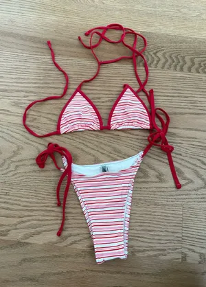 Frankie’s Bikinis set thumbnail 1