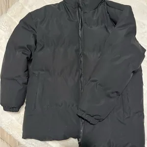 Puffer Jacket Size M thumbnail 2