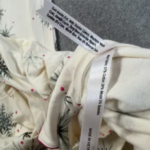 SOMA Women's Small Embraceable Pajama Set Long Sleeve Cream Snowflake Winter thumbnail 7