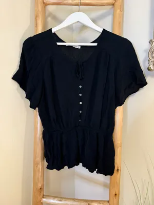 Abercrombie And Fitch Crinkle Short Sleeve Floaty Button Down Top With Cinch Waist Black thumbnail 1