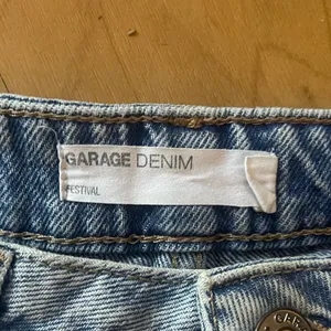 Garage Denim Festival Shorts Coachella Distressed Raw Hem Size 5 27 Womens Y2K thumbnail 2