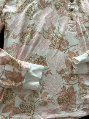 {CANDACE CAMERON BURE} Pink & Cream Vintage Floral Henley Long Sleeve Button Top thumbnail 2