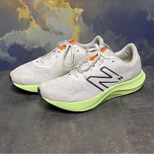 New Balance DynaSoft Pro Run v2 Women's White Running Shoes Size 10B thumbnail 2