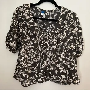 Old Navy Blouse Button Down Short Sleeve Gray Cream Floral Print Business Casual thumbnail 9