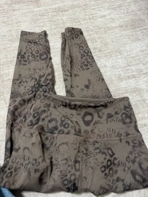 Beyond yoga leopard print leggings size small  thumbnail 2