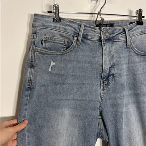 Mid Rise Control Top Distressed Skinny Jeans By Judy Blue Jb88797 thumbnail 3